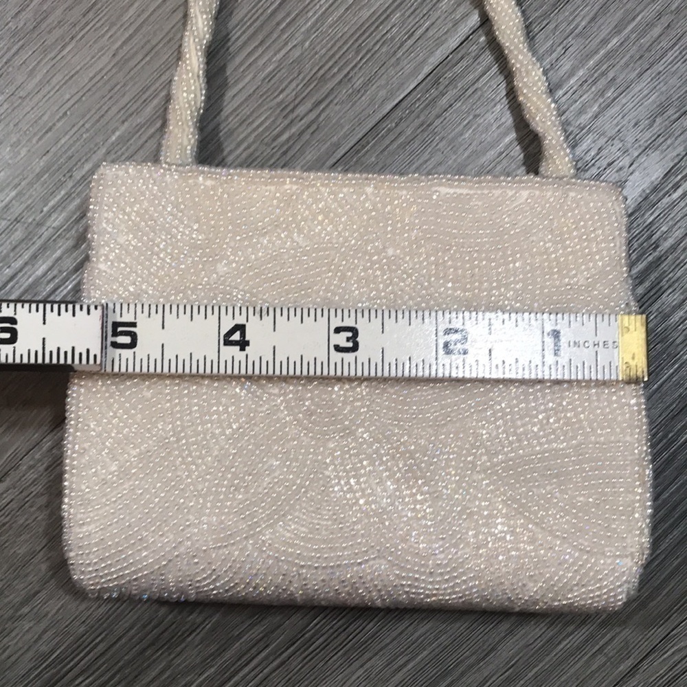 La Regale Vintage US Patent White All‎ Seed Bead Wedding/Evening Handbag - Picture 10 of 10